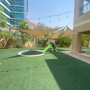 Spacious 4-bedroom Villa, Children Friendly , Dubai United Arab Emirates